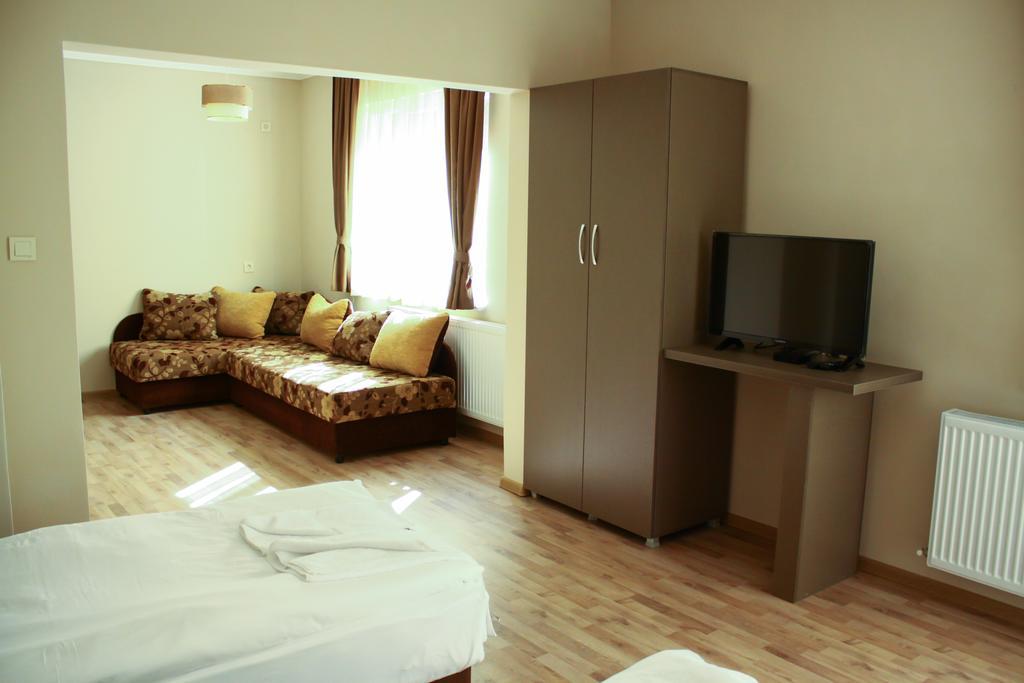 Guest House Central Kŭrdzhali Eksteriør bilde