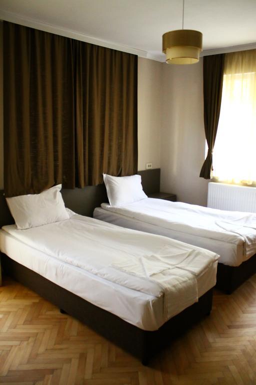 Guest House Central Kŭrdzhali Eksteriør bilde